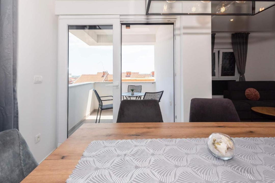 Penthouse Paola- Modern And Luxury In *